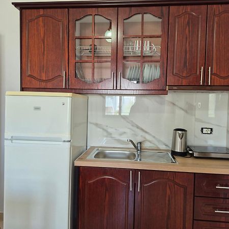 Vita Apartment - Spacious Garden And Balcony 5 Min To Beach & Center Ksamil Luaran gambar