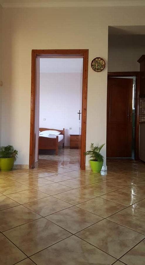 Vita Apartment - Spacious Garden And Balcony 5 Min To Beach & Center Ksamil Luaran gambar
