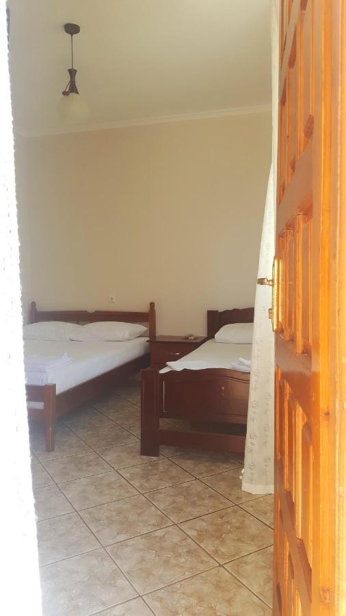 Vita Apartment - Spacious Garden And Balcony 5 Min To Beach & Center Ksamil Luaran gambar