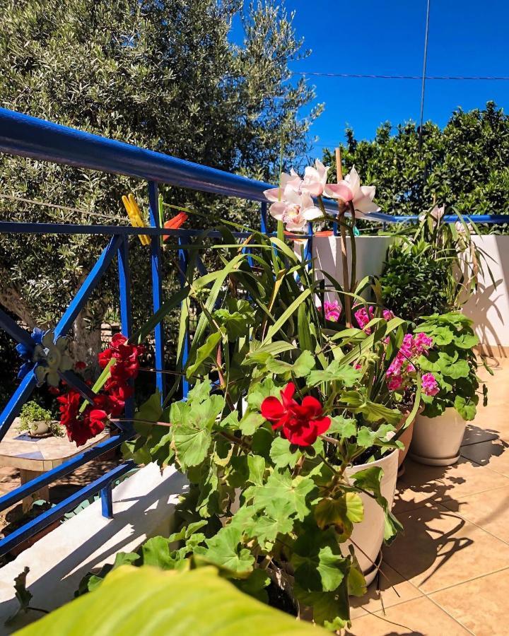 Vita Apartment - Spacious Garden And Balcony 5 Min To Beach & Center Ksamil Luaran gambar