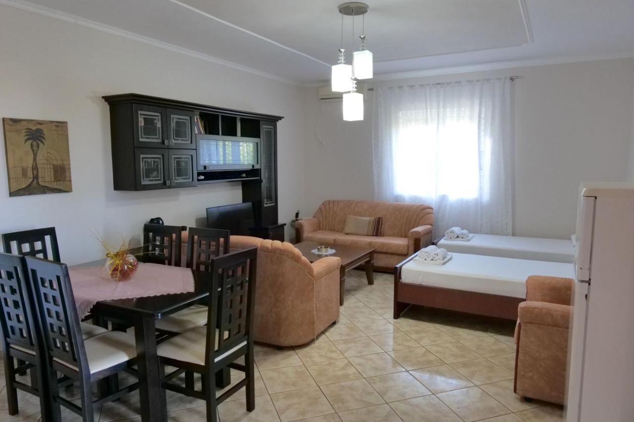 Vita Apartment - Spacious Garden And Balcony 5 Min To Beach & Center Ksamil Luaran gambar