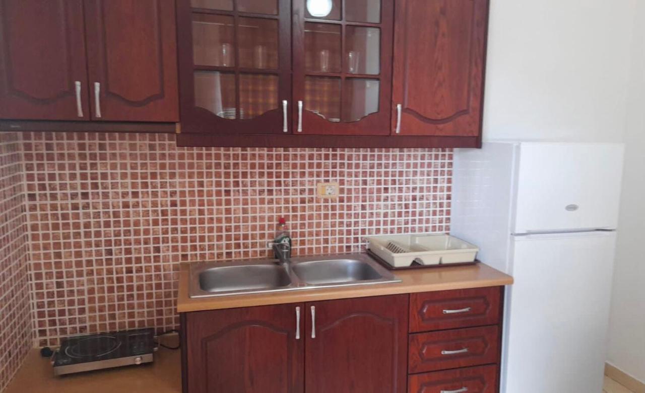 Vita Apartment - Spacious Garden And Balcony 5 Min To Beach & Center Ksamil Luaran gambar