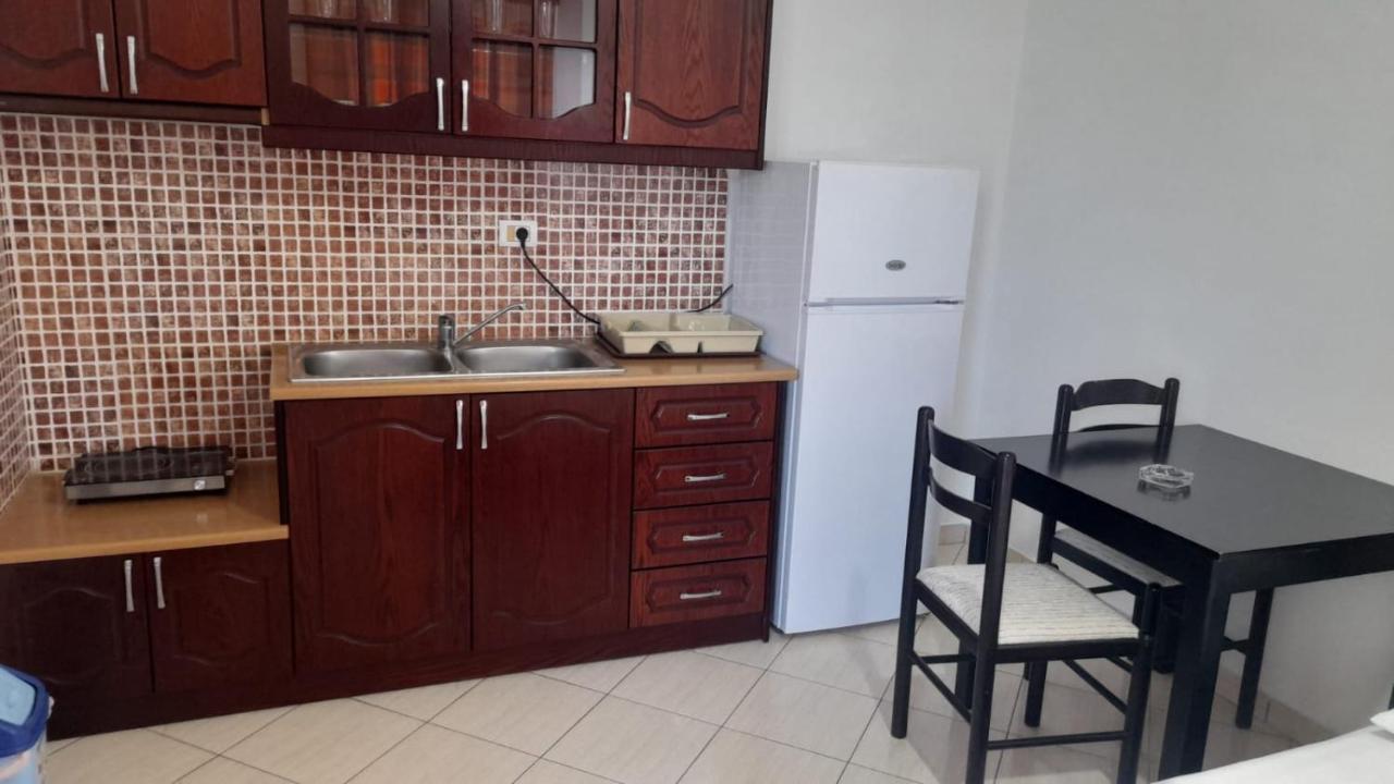 Vita Apartment - Spacious Garden And Balcony 5 Min To Beach & Center Ksamil Luaran gambar