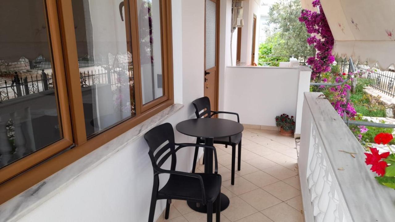 Vita Apartment - Spacious Garden And Balcony 5 Min To Beach & Center Ksamil Luaran gambar