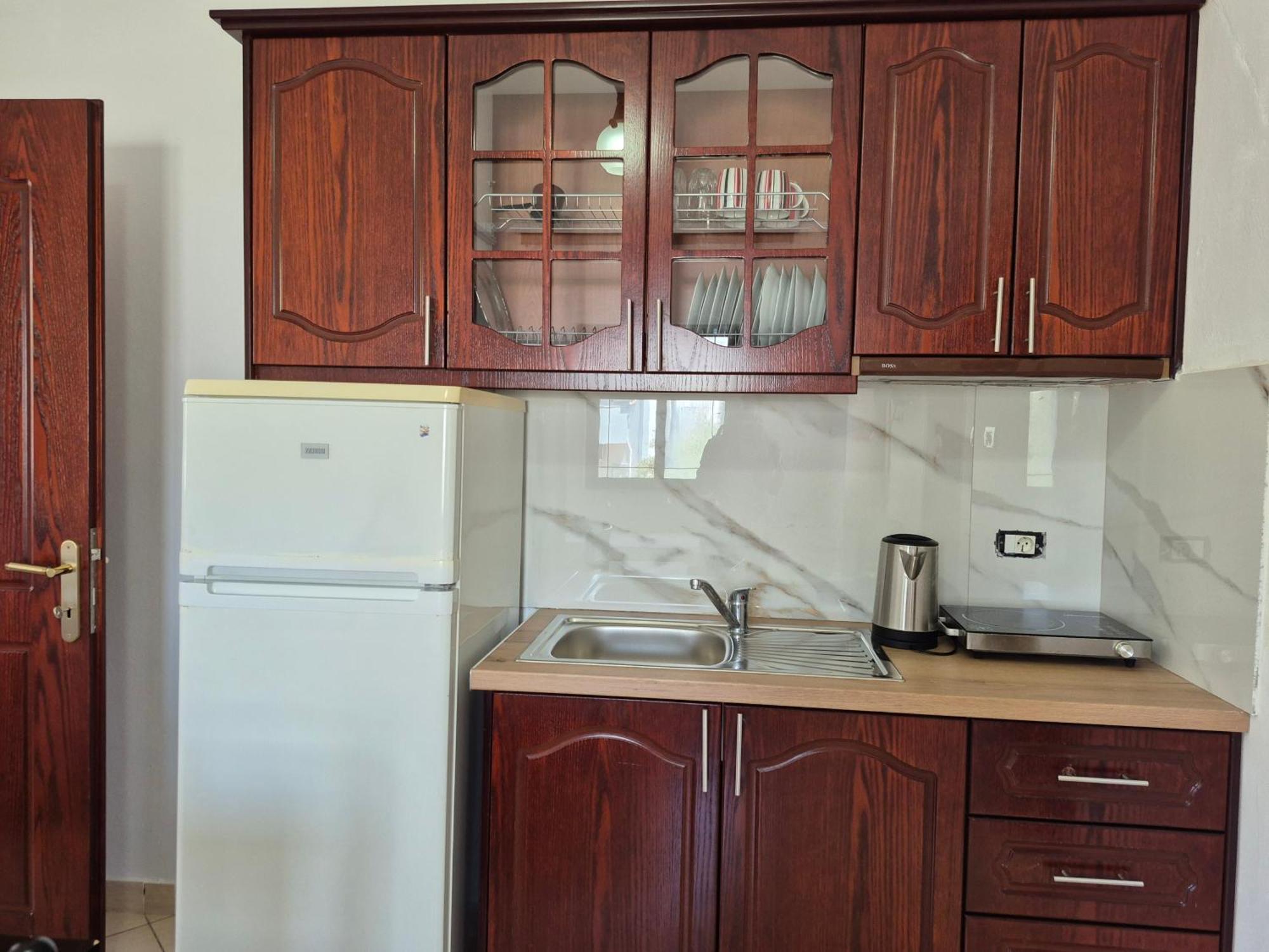 Vita Apartment - Spacious Garden And Balcony 5 Min To Beach & Center Ksamil Luaran gambar