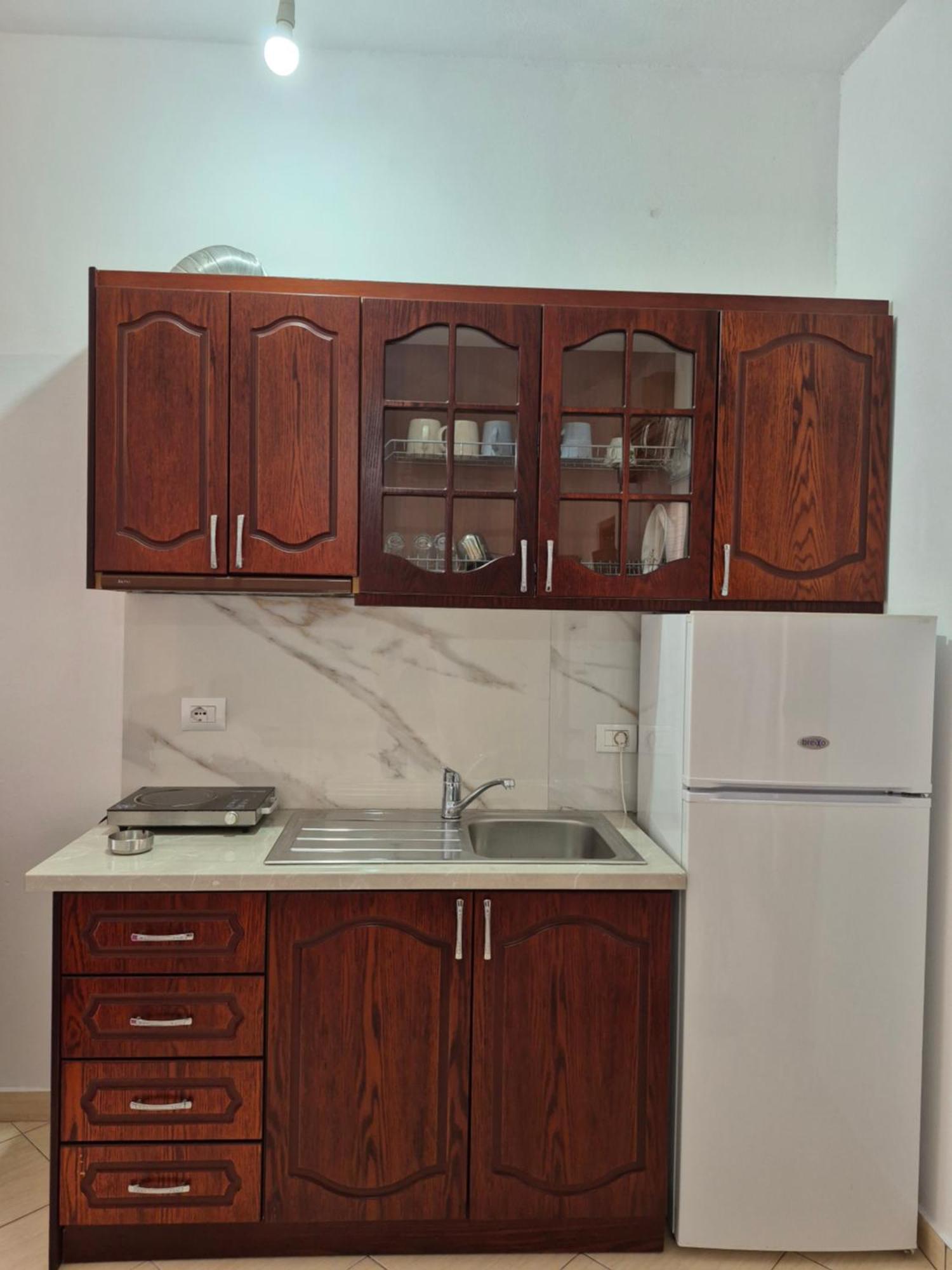 Vita Apartment - Spacious Garden And Balcony 5 Min To Beach & Center Ksamil Luaran gambar